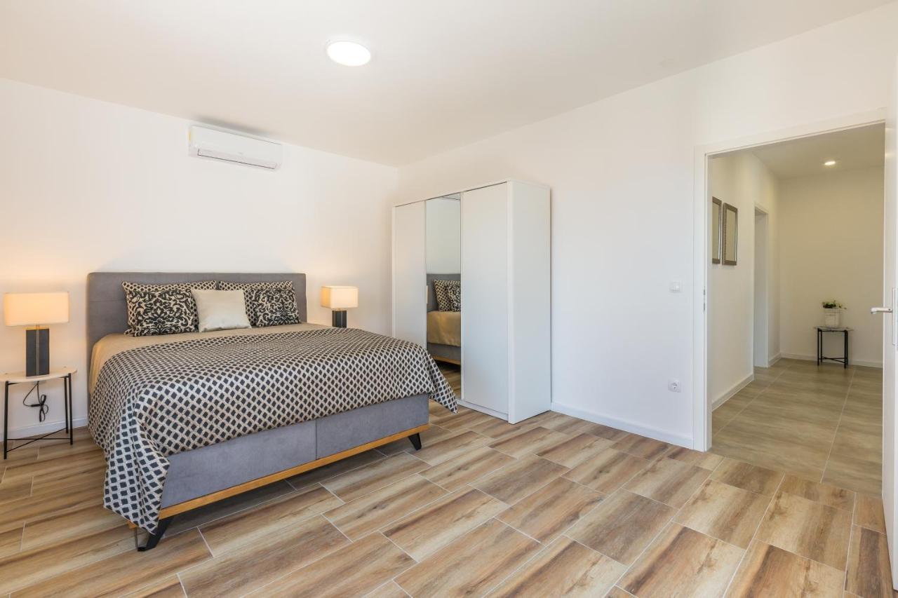 Luxury 2 Bedroom Apartment With Sea View บาชกาโวดา ภายนอก รูปภาพ